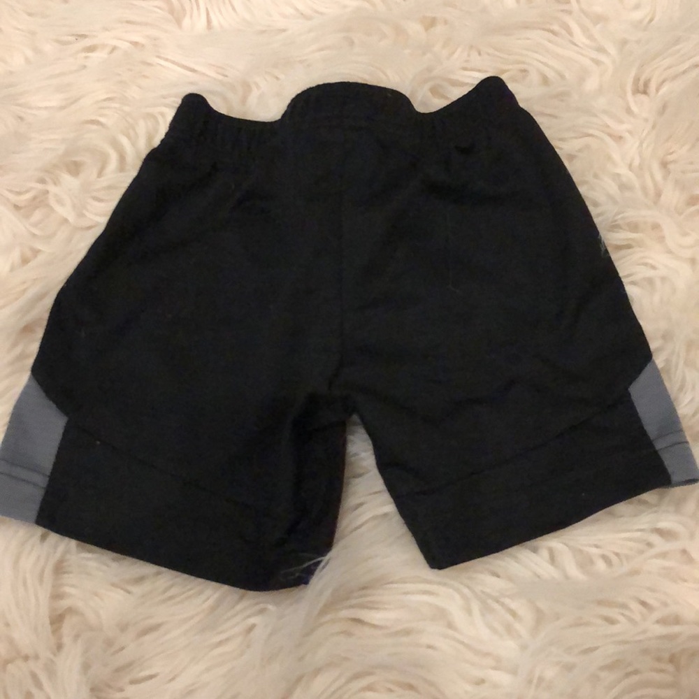 Shorts - Picture 2 of 3